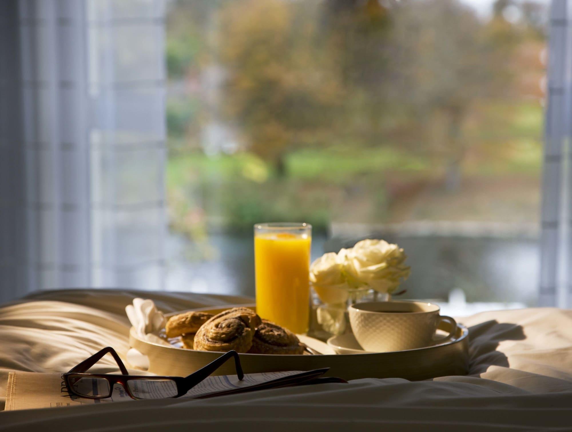 The Runnymede On Thames (Adults Only) Hotel Егъм Екстериор снимка
