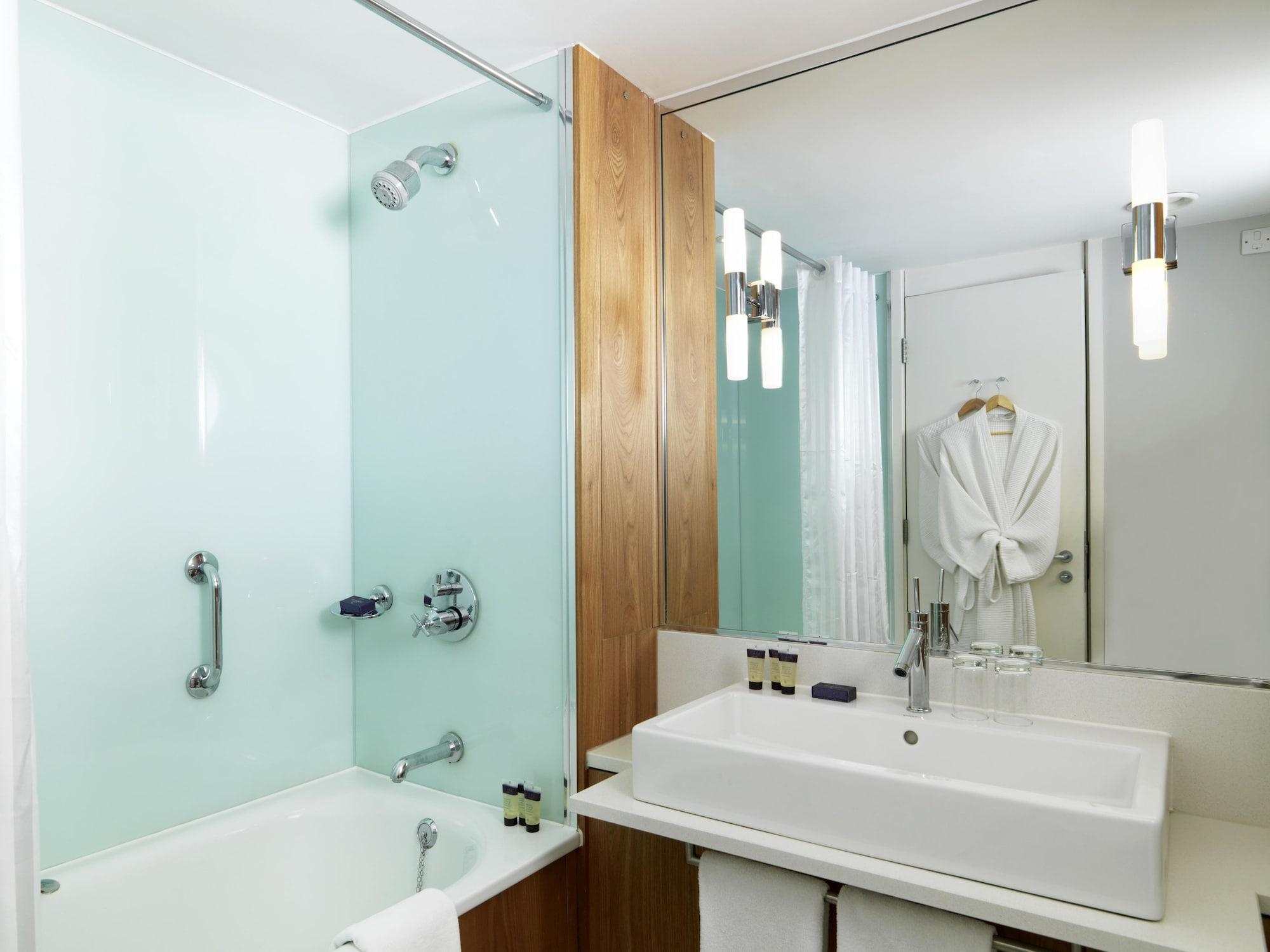 The Runnymede On Thames (Adults Only) Hotel Егъм Екстериор снимка