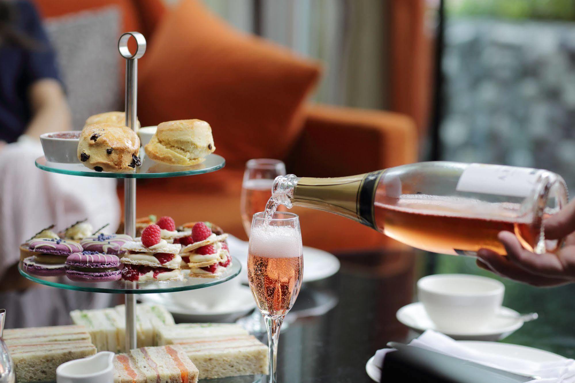 The Runnymede On Thames (Adults Only) Hotel Егъм Екстериор снимка