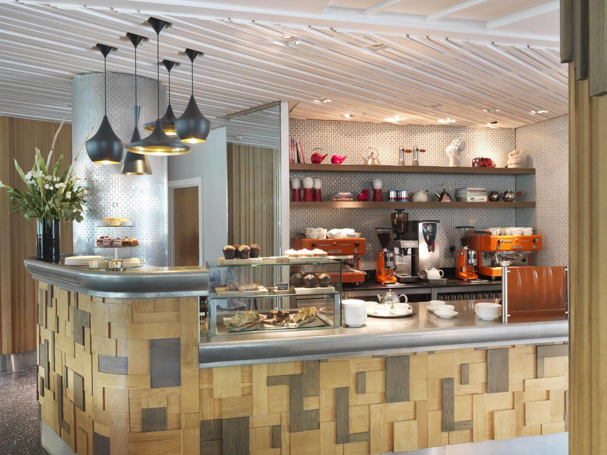 The Runnymede On Thames (Adults Only) Hotel Егъм Екстериор снимка